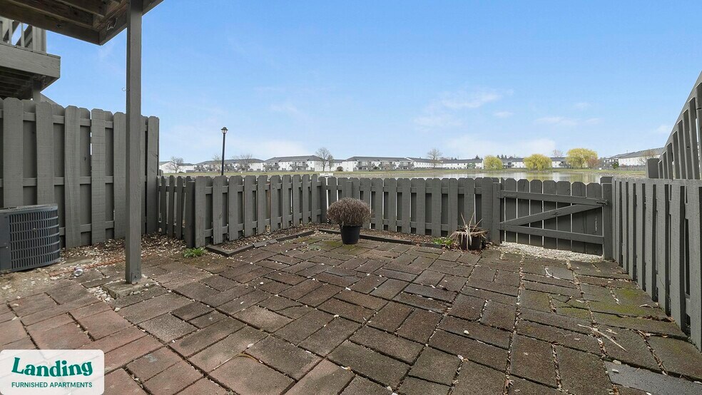 Building Photo - 7601 Carlton Arms Dr