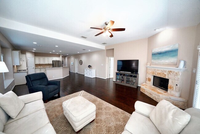 Building Photo - Executive 5-Bedroom Home in Coveted Crossvine Subdivision - Realtor Commission: $750