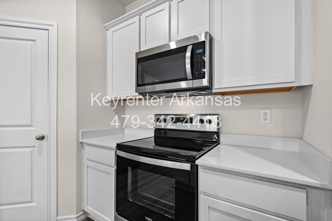 Building Photo - Gorgeous Home in Gentry!
