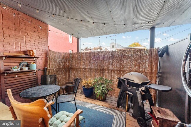 Building Photo - 1105 Park Rd NW