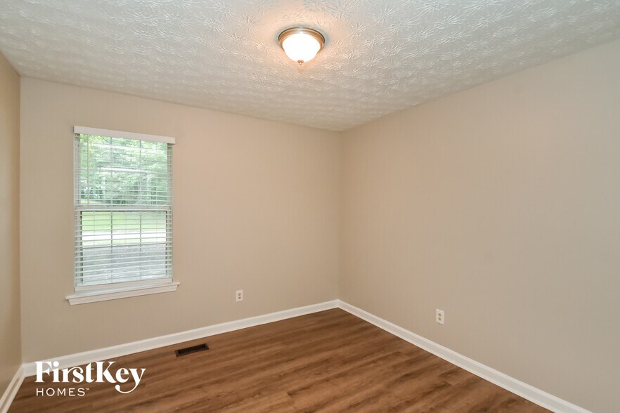 Building Photo - 176 Shadow Wood Dr