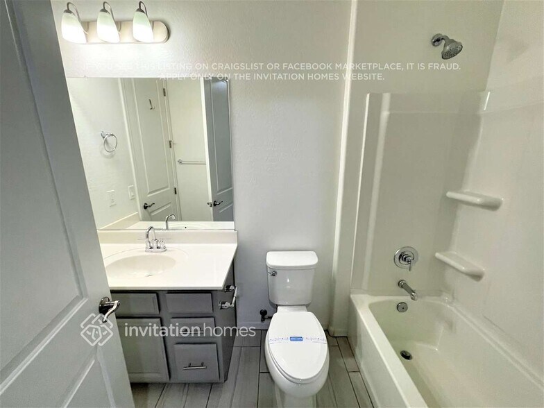 Building Photo - 19981 W Glenrosa Ave