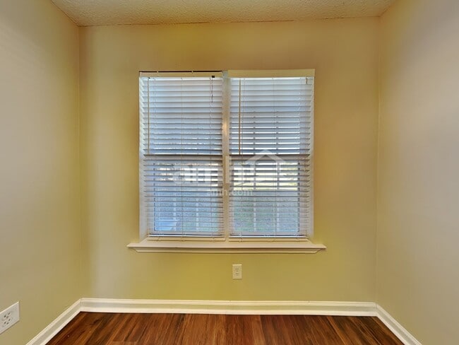 Building Photo - 101 Mills Run Dr