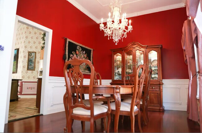 Building Photo - 3709 Woodburn Dr