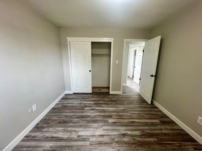 Building Photo - 5002 Maple Way