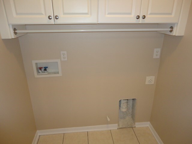 Building Photo - 10527 Beneva Dr