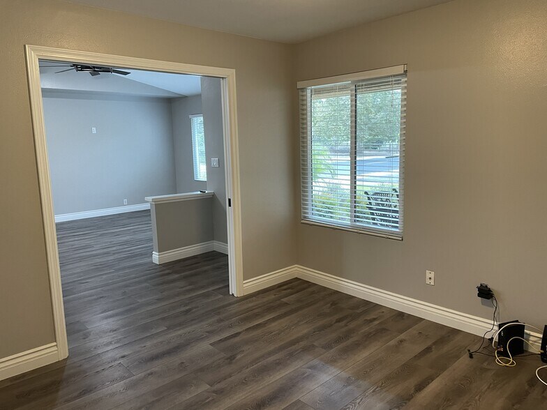 Building Photo - 4704 Penrose Ave