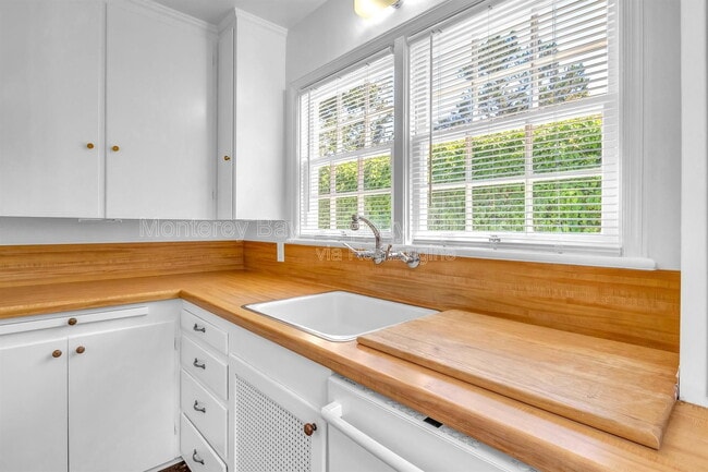 Building Photo - 84 Vía Del Pinar