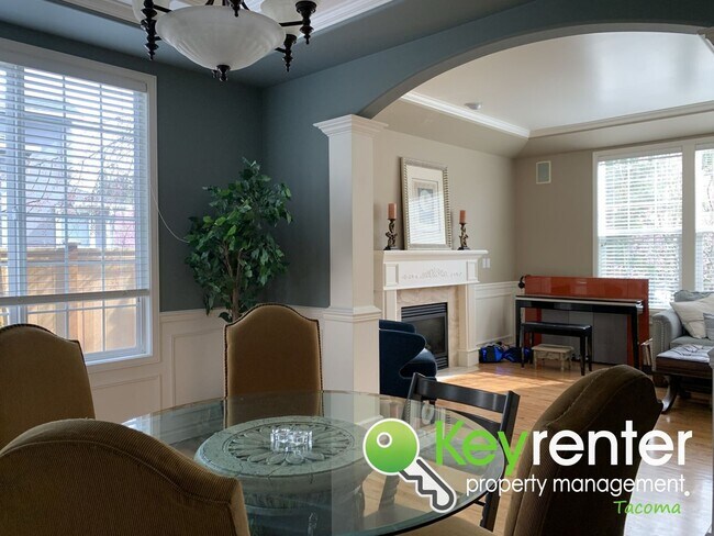 Building Photo - Luxurious House in North East Tacoma!!