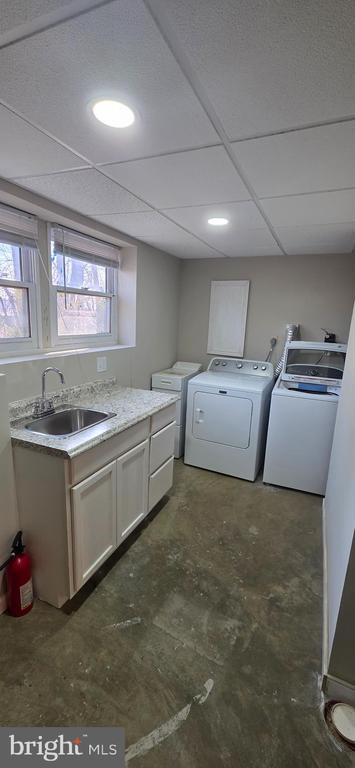 Building Photo - 7886 Marioak Dr