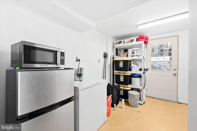 Building Photo - 15610 Bounds Ave