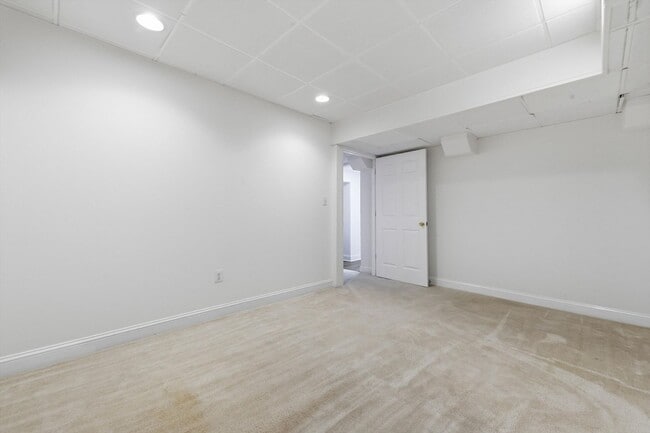 Building Photo - 17545 Hardy Rd