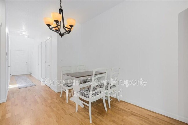 Building Photo - 445 SW 149th Terrace