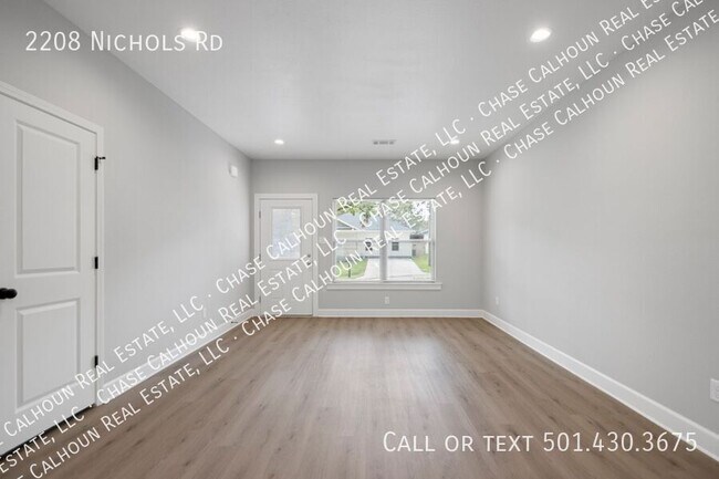 Building Photo - 2208 Nichols Rd