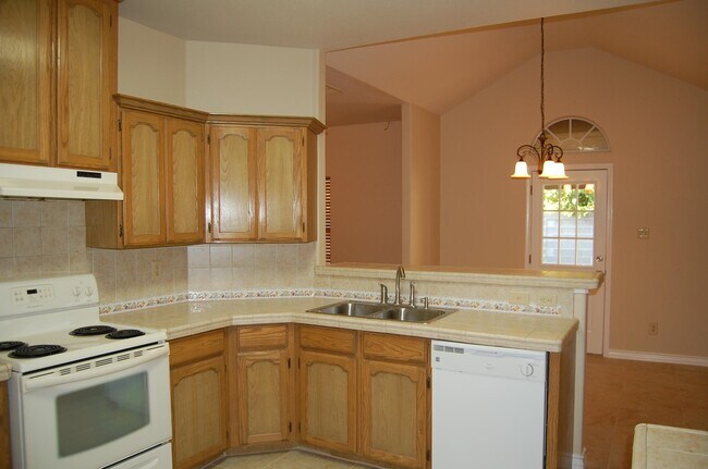 Building Photo - 230 New Castle Dr