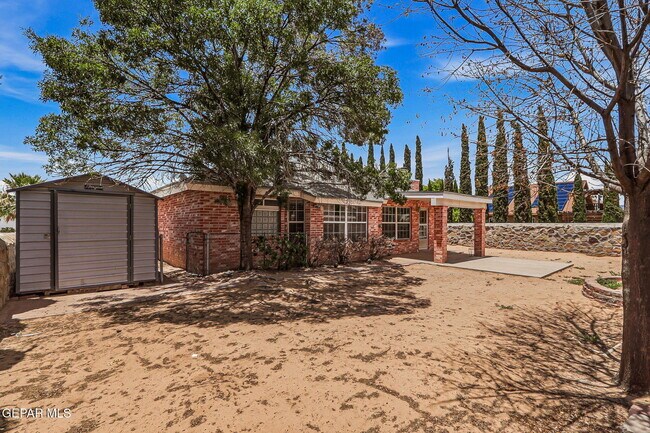 Building Photo - 1936 Desert Sun Dr