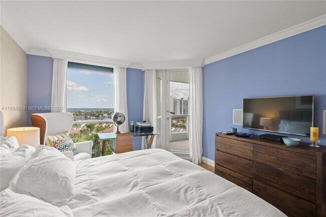 Building Photo - 21055 Yacht Club Dr