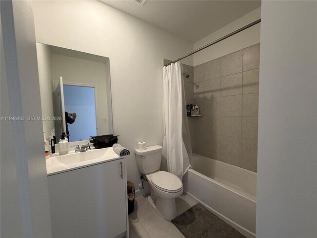 Building Photo - 145 SW 184th Ave