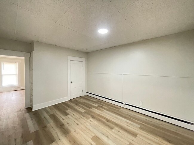 Building Photo - 53 Pennacook St