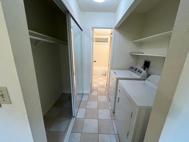 Building Photo - Mililani Terrace - 1 bedroom, AC, Ground Floor end unit with 1 parking