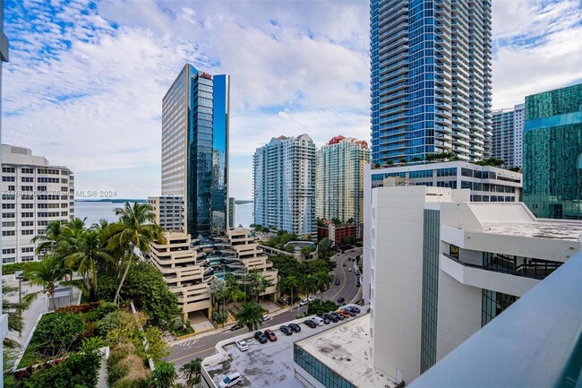 Building Photo - 951 Brickell Ave