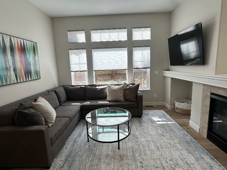 Building Photo - 10592 Pearlwood Cir