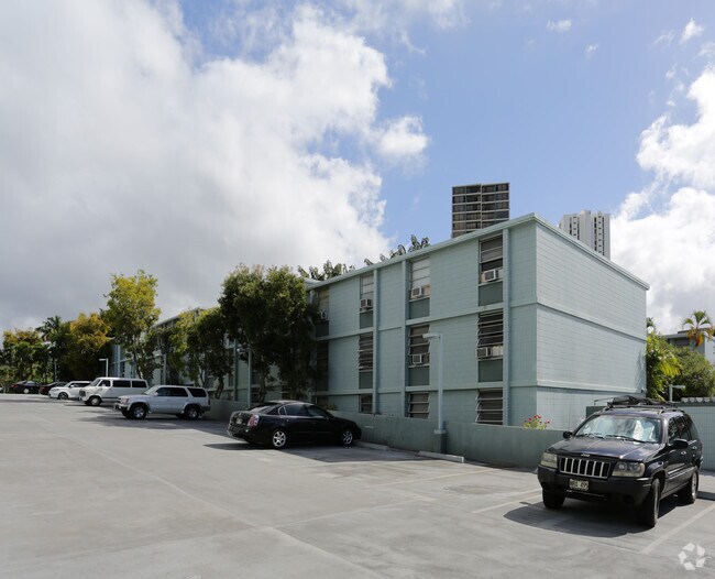 Pearlridge Garden and Tower Aiea, HI Apartment Finder