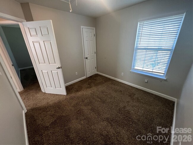 Building Photo - 909 Rucker Cliff Dr