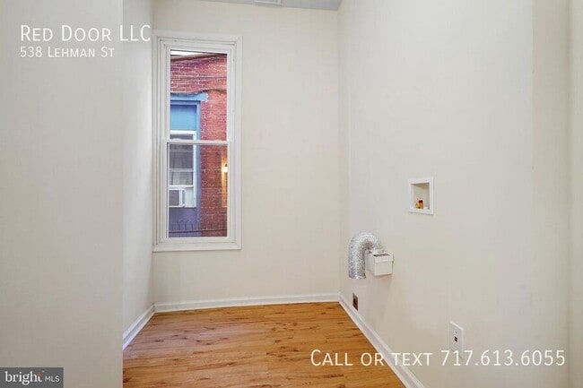 Building Photo - 538 Lehman St
