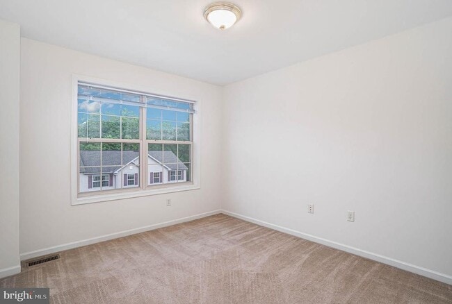 Building Photo - 6383 Creekbend Dr