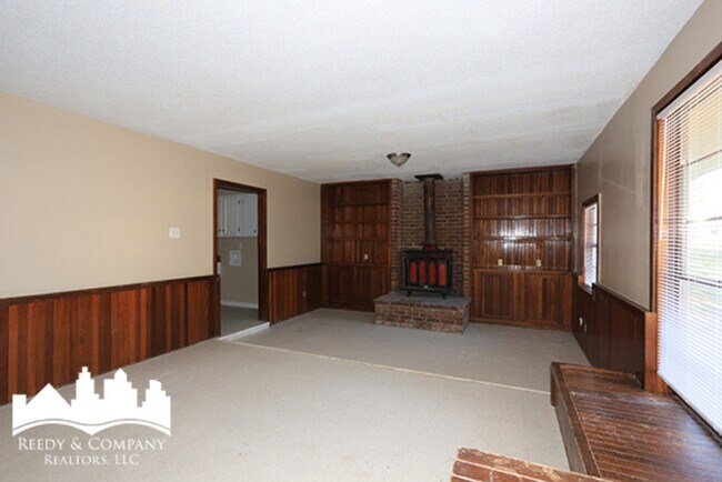 Building Photo - 5087 Breckenwood Dr