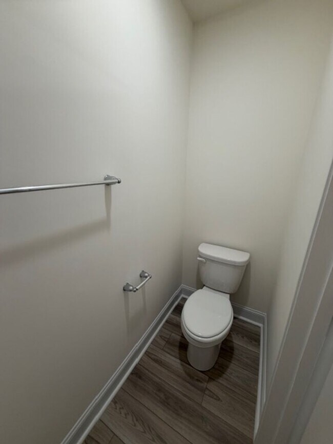 Building Photo - Mebane / Townhouse