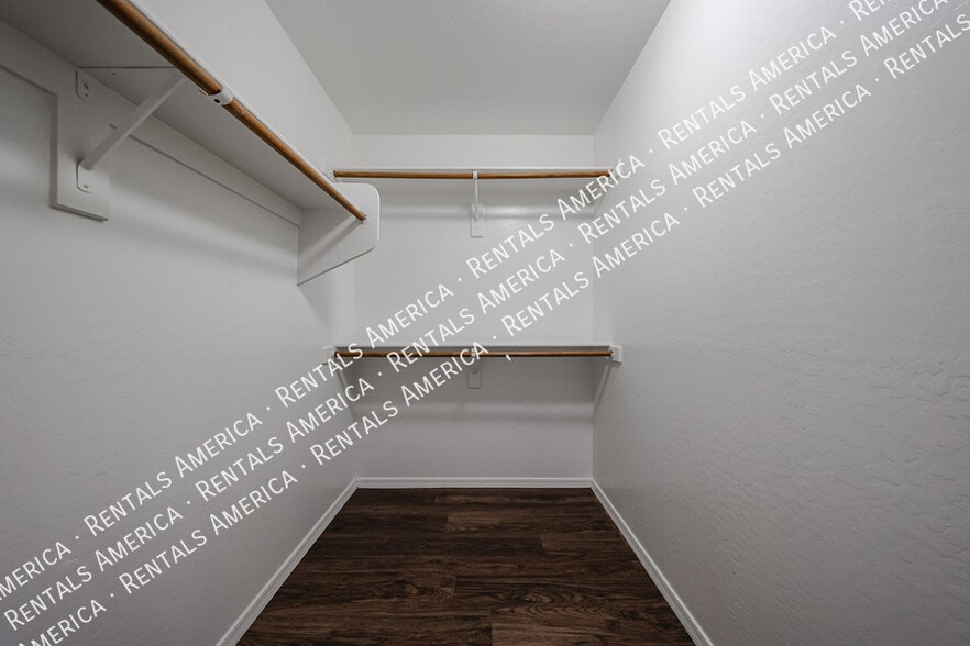 Building Photo - 29120 N Yellow Bee Dr