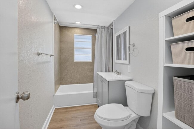 Building Photo - 239 NW 6th Ave