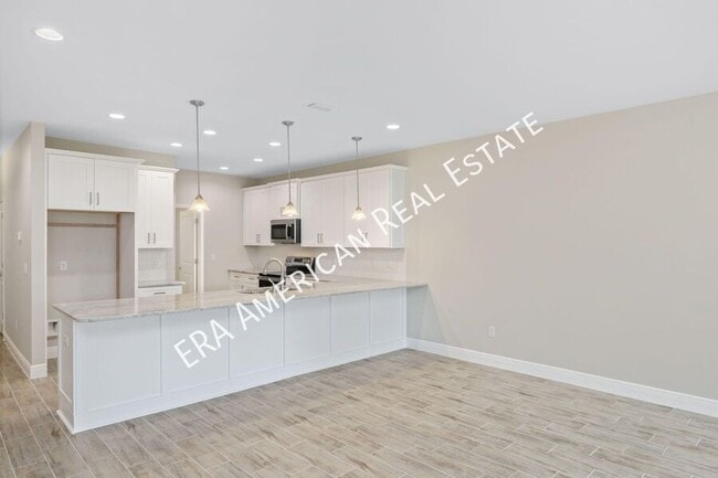Building Photo - 721 Fairview Dr
