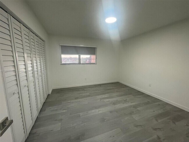 Building Photo - 310 NW 107th Ave