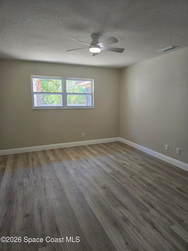 Building Photo - 189 Seawind Dr