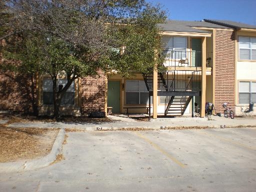 Building Photo - Cedar Hills