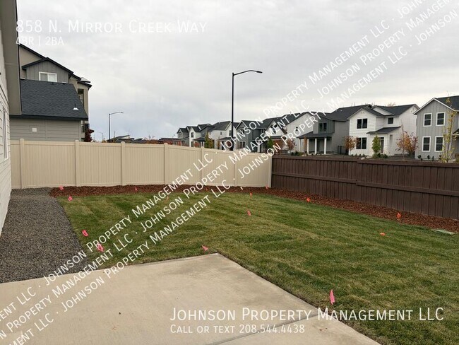 Building Photo - 858 N Mirror Creek Way