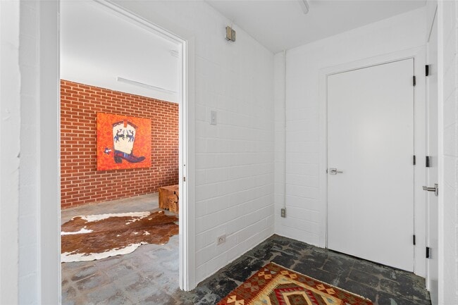 Building Photo - 5975 Armour Dr