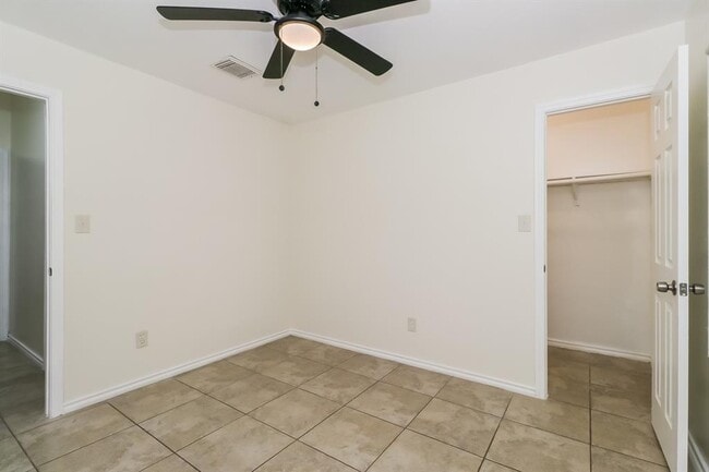 Building Photo - 11612 Gemmer St