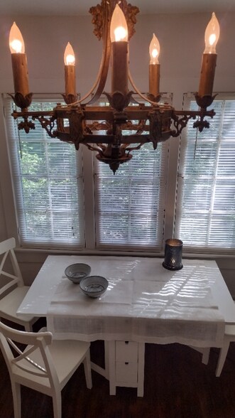 Building Photo - 20 Greenwood Ave