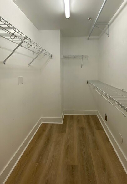 Building Photo - 2515 SW 35th Pl