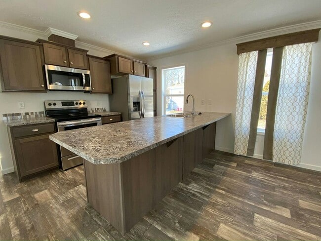 Building Photo - 131 Zimmer Dr W