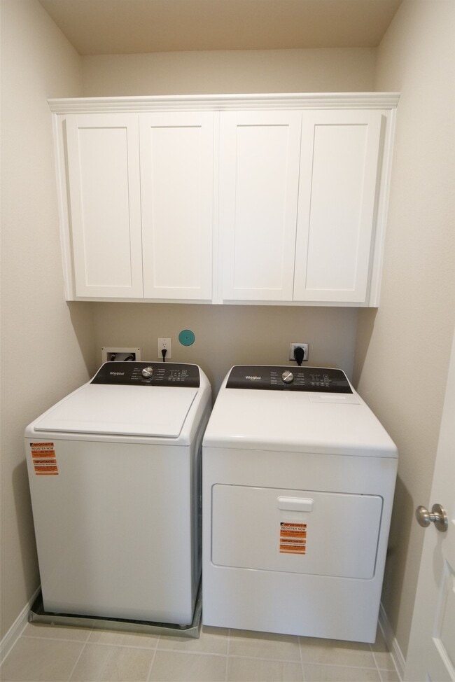 Building Photo - 10031 Cloud Mist Dr