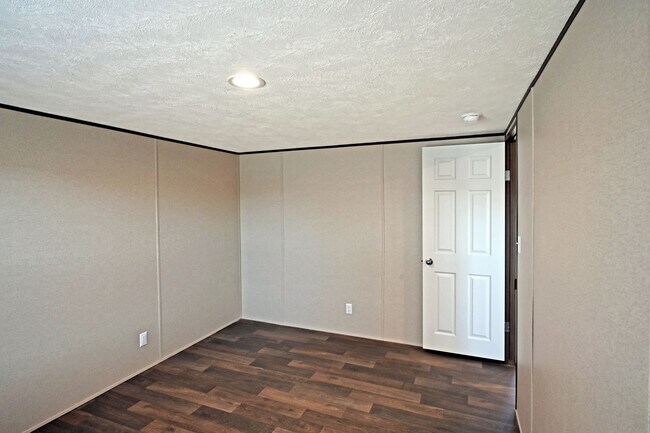 Building Photo - 1358 Bartels St