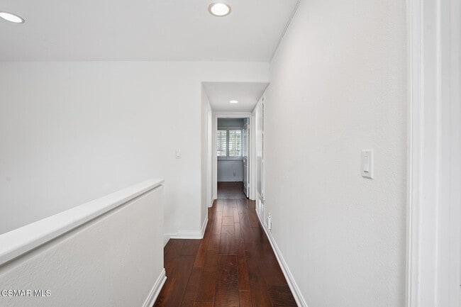 Building Photo - 29723 Strawberry Hill Dr