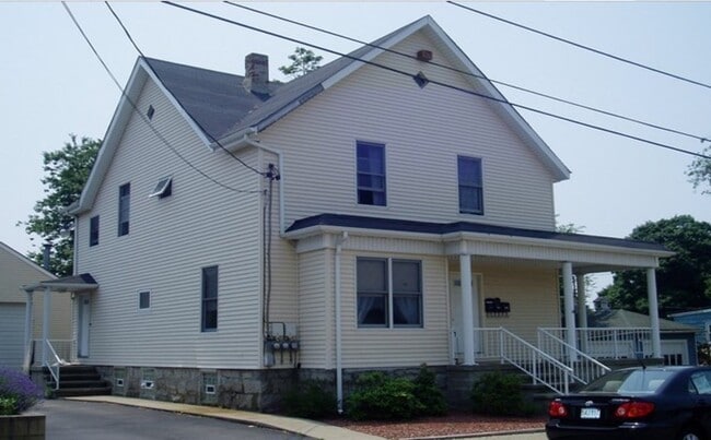 Building Photo - 355 Field St