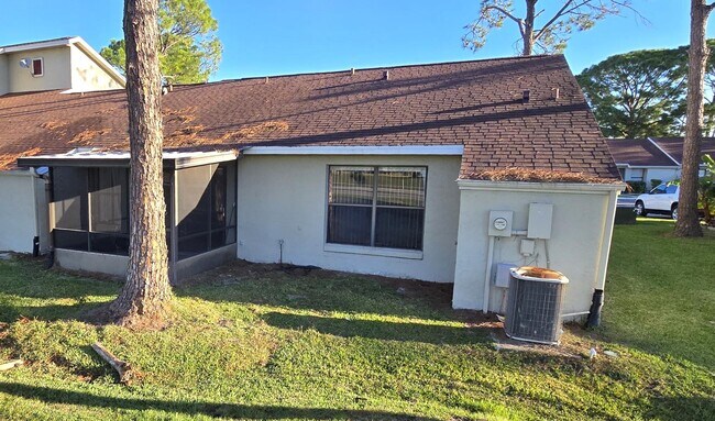 Building Photo - 136 Pine Island Cir