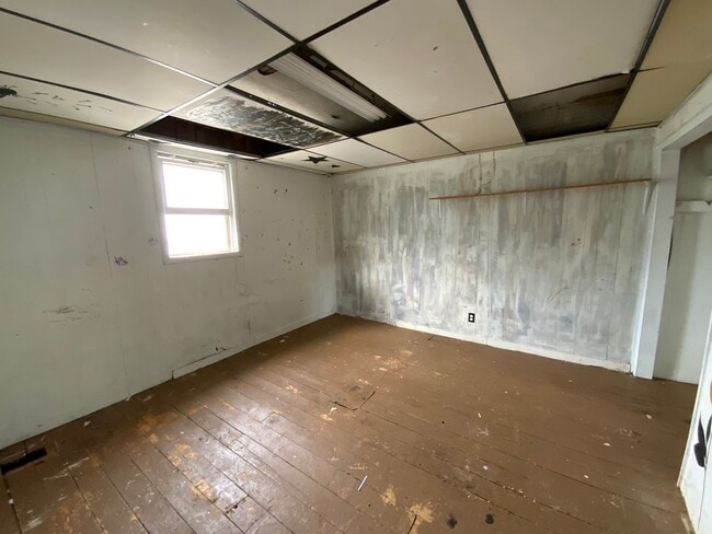 Building Photo - 1102 N Bowman Ave